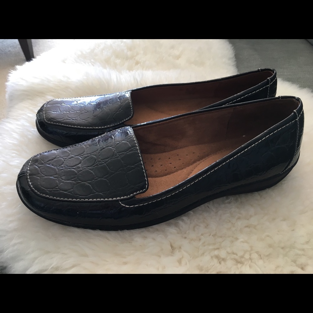 Natural Sole Size 10 loafers. Chocolate Brown